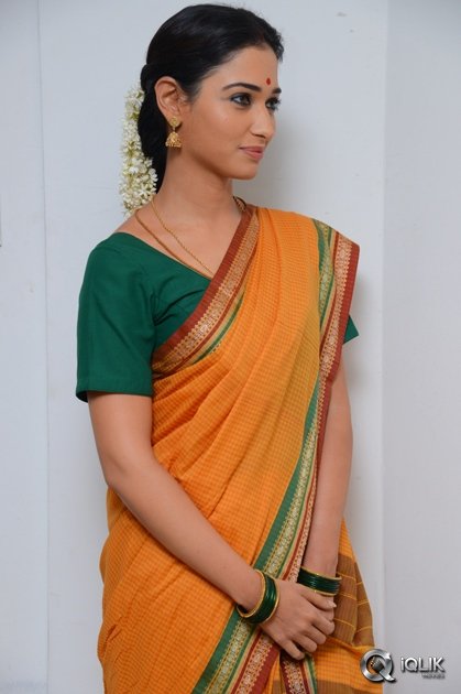 Tamannah-at-Abhinetri-Movie-First-Look-Launch